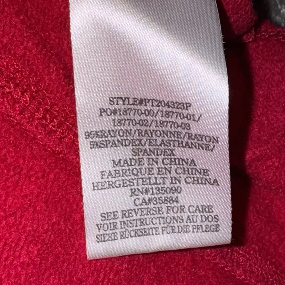 Peloton Weekender Sweatshirt Women's Medium Red Spellout Side Slit Crew Neck‎